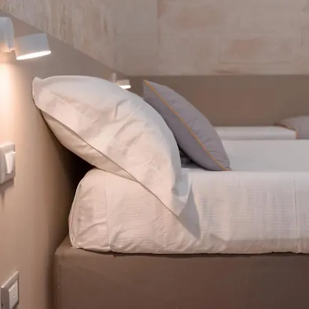 Litium 3 Bed and Breakfast Λέτσε